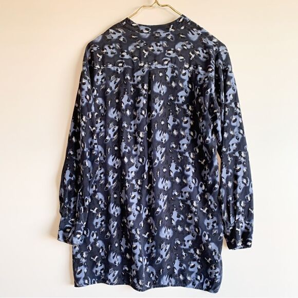 Equipment Melodie in Peacoat Blue Leopard Silk Button Down Shirt - Picture 3 of 5